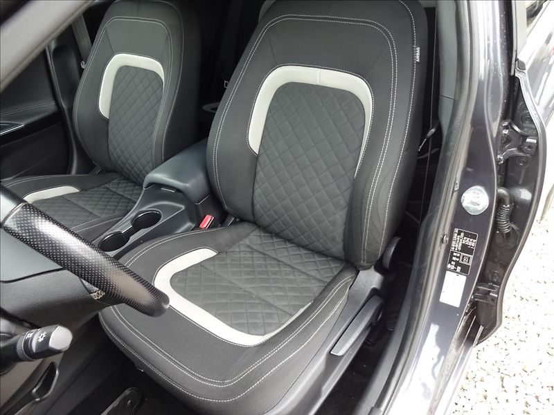 Kia Ceed 1,6 CRDi 100kW GT LINE - fotka 17 z 50