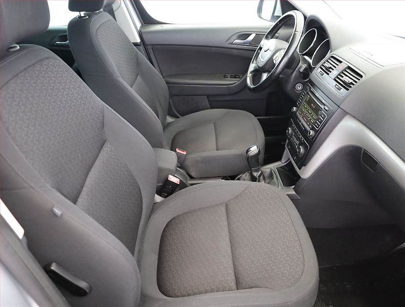 Škoda Yeti (2011) 1.2 TSI, Tempomat - fotka 7 z 13