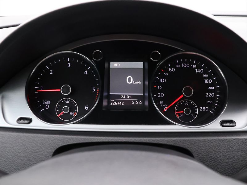 Volkswagen CC 2.0 TDI 103kW DSG Xenon CZ - fotka 16 z 31