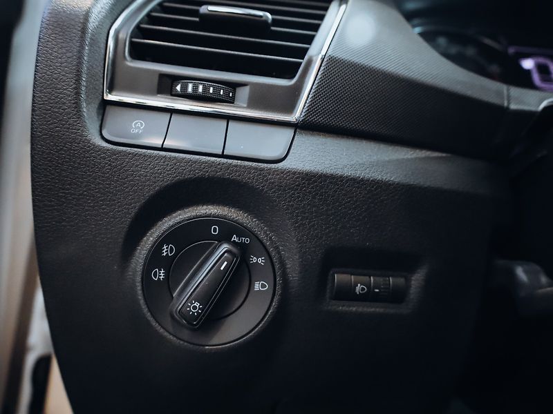 Škoda Fabia 1.0 TSI 70 kW Ambition Tour - fotka 11 z 28