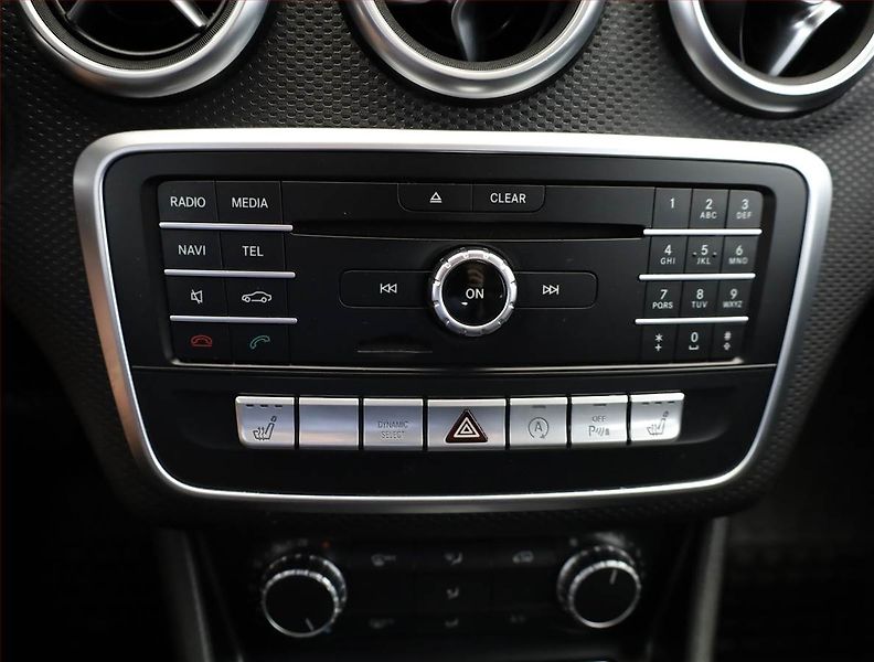 Mercedes-Benz Třídy A (2016) A 180 d, Automat, Kůže - fotka 12 z 20