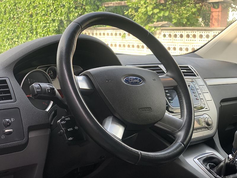 Ford Kuga 2.0TDCi KLIMATIZACE  ALU KOLA - fotka 15 z 38