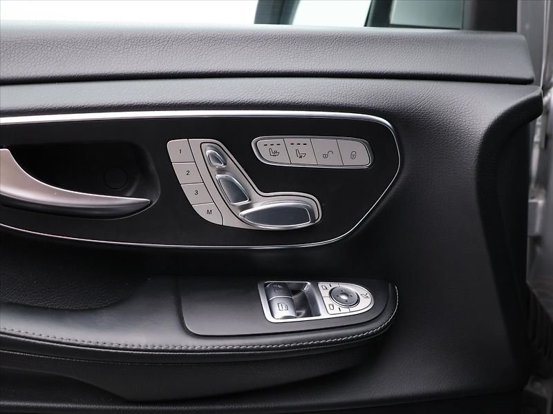 Mercedes-Benz Třídy V 2,1 250d 140kW 7-Míst CZ 4M - fotka 19 z 42