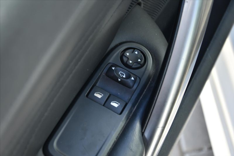 Peugeot RCZ 1.6i 147kW SERVIS.KNIHA ČR - fotka 23 z 25