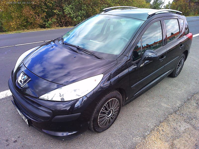 Peugeot 207 1.4i, 70 kW, klimatizace - fotka 1 z 25