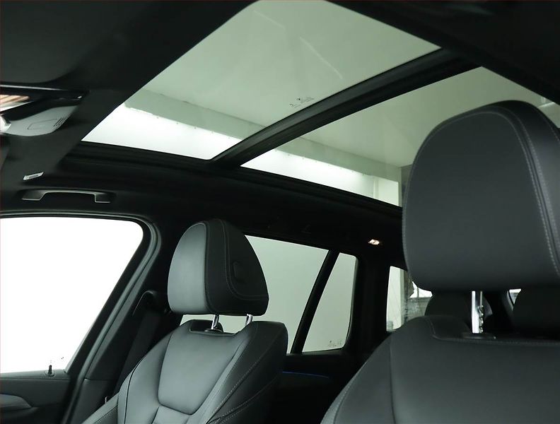 BMW iX3 (2021) 80 kWh, SoH 97% - fotka 17 z 21