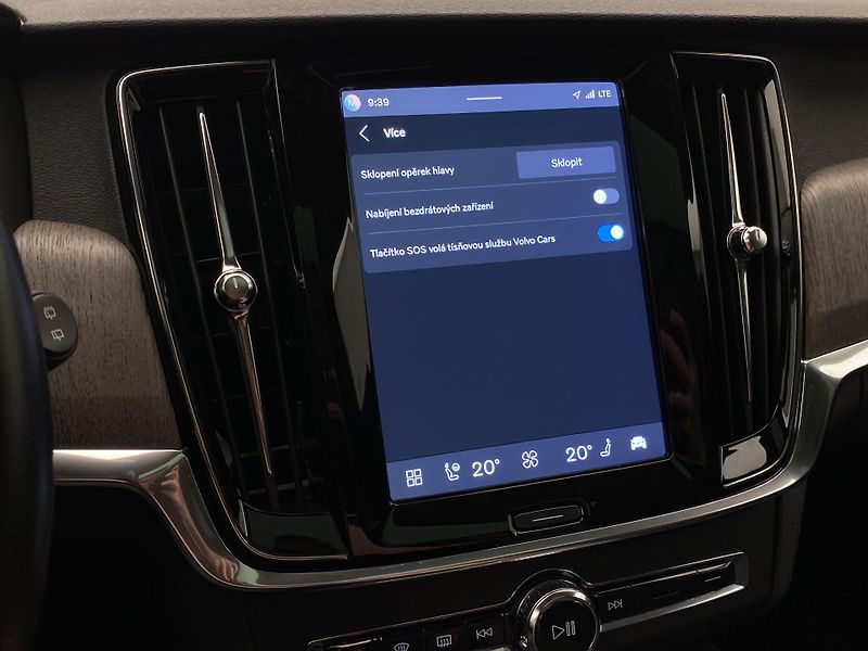 Volvo V90 CC B4 AWD PLUS AUT - fotka 53 z 56