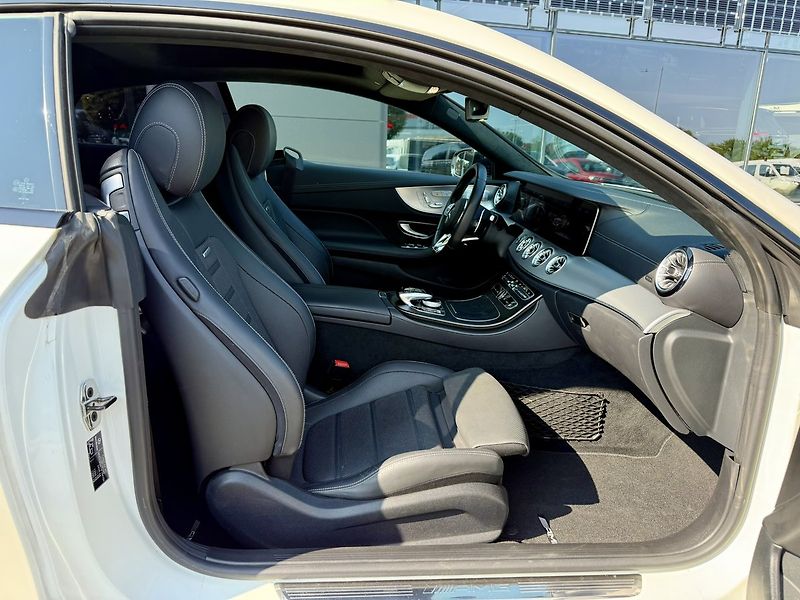 Mercedes-Benz Třídy E (2020) 53 AMG 4MATIC+ kupé - fotka 43 z 58