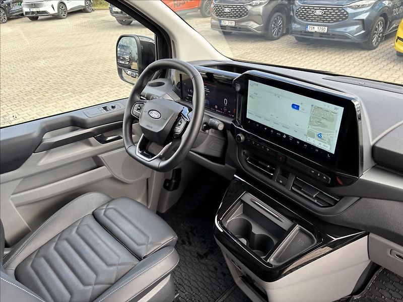 Ford Tourneo Custom 2,5 PHEV 171kW Titanium X L2 - fotka 30 z 56