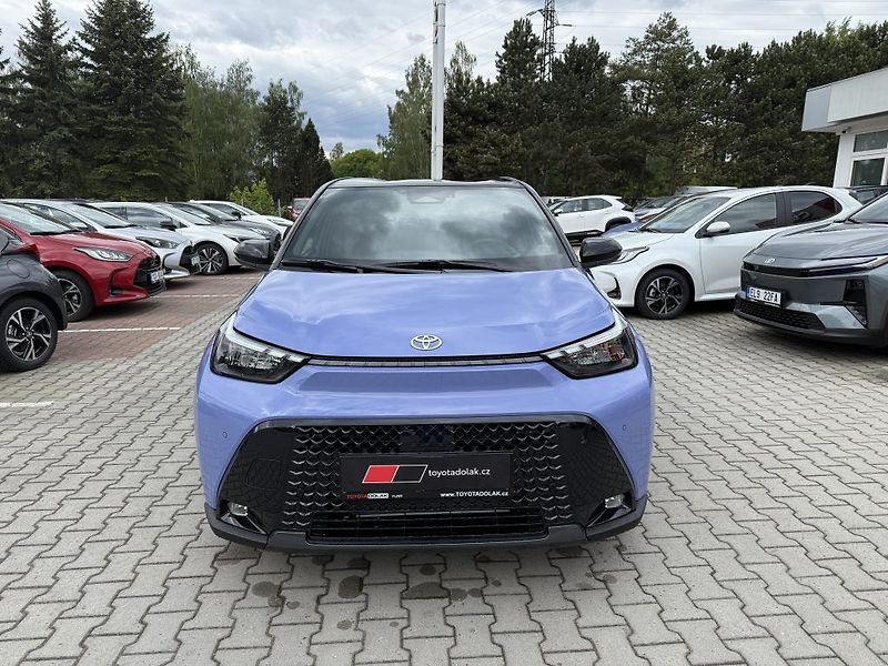 Toyota Aygo 1.5 Hybrid Executive - fotka 2 z 24