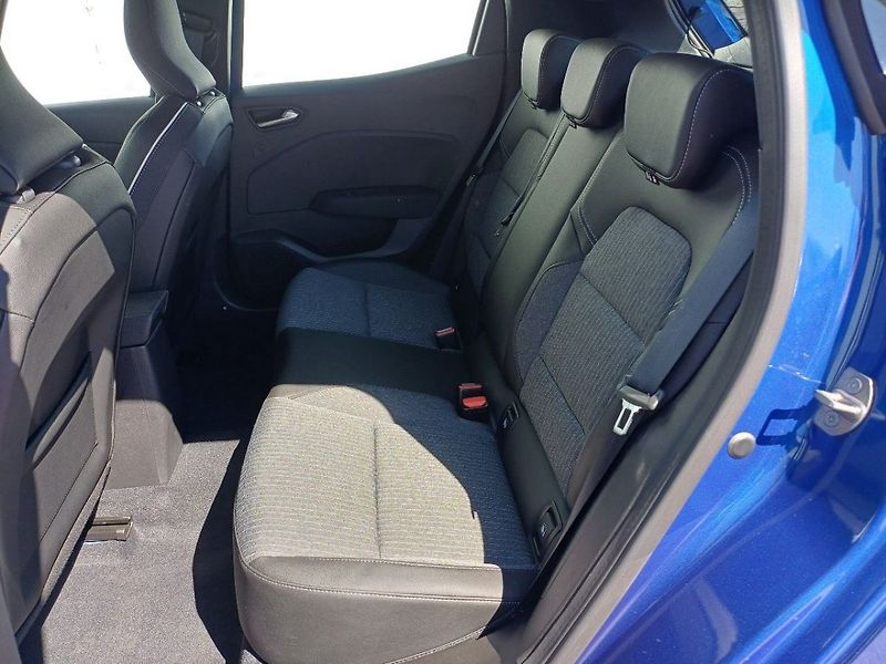 Mitsubishi Colt Invite 1,0 MPI -T 67 kW 6MT - fotka 17 z 19