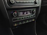 Škoda Rapid (2013) Elegance 1.4 TSI, Automat - náhled 14