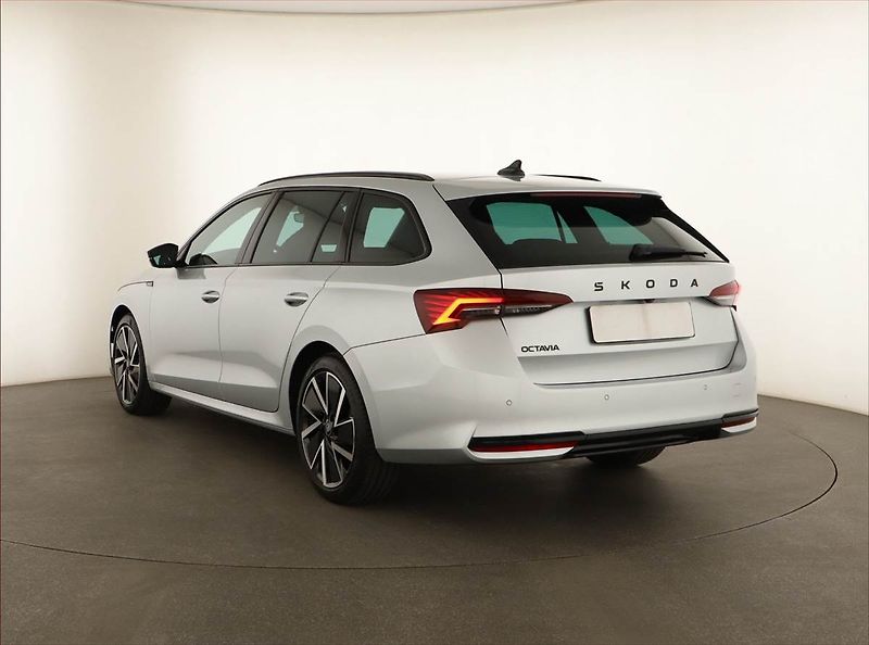 Škoda Octavia (2025) 1.5 eTSI mHEV, Sportline - fotka 4 z 19