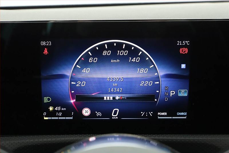 Mercedes-Benz Třídy A (2025) A 200 - fotka 8 z 25