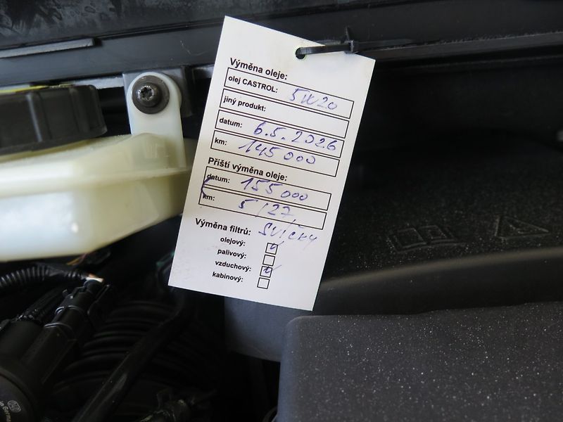Ford Kuga (2018) 1.5EB,klima,kamera,navi,výhřev - fotka 24 z 28