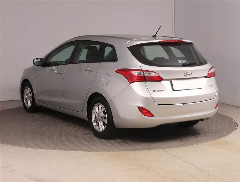 Hyundai i30 (2013) 1.6 MPI, Tempomat - fotka 4 z 15