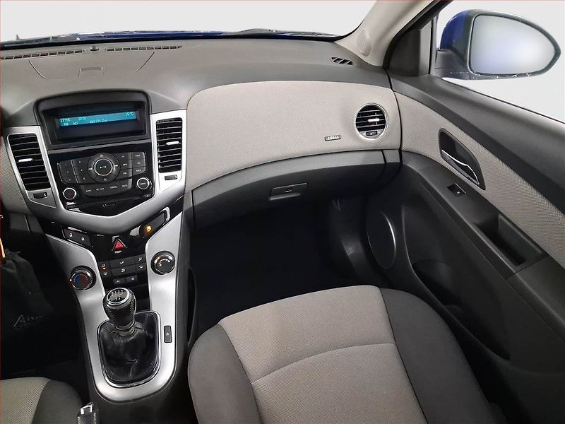 Chevrolet Cruze (2009) 1.6 i 16V, Park. senzory - fotka 8 z 15