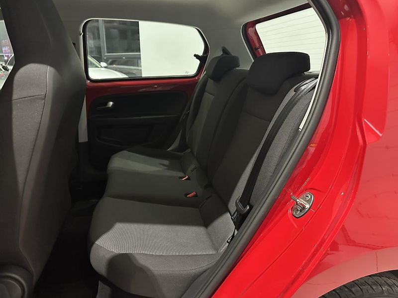 Volkswagen up! (2014) - fotka 35 z 45