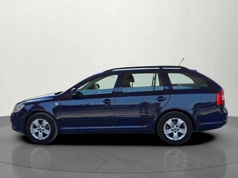 Škoda Octavia 1.6TDI Ambition Serviska - fotka 2 z 35