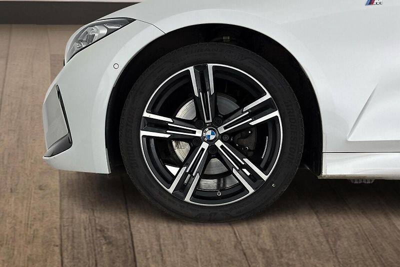 BMW Řada 3 řady 3 | 320d xDrive - fotka 27 z 27