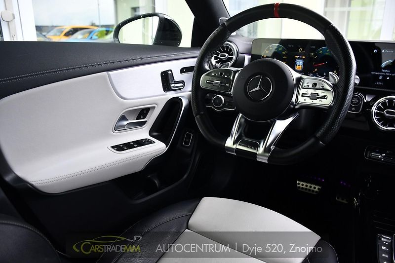 Mercedes-Benz CLA AMG 35 KESSY PANO 4MATIC - fotka 21 z 58