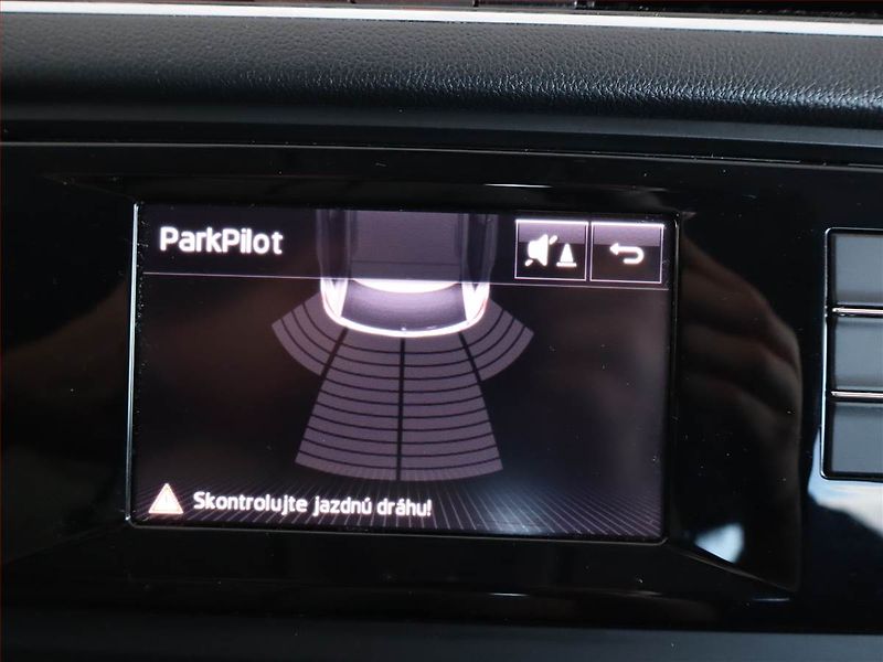 Škoda Octavia (2016) 1.6 TDI, Tempomat - fotka 16 z 18