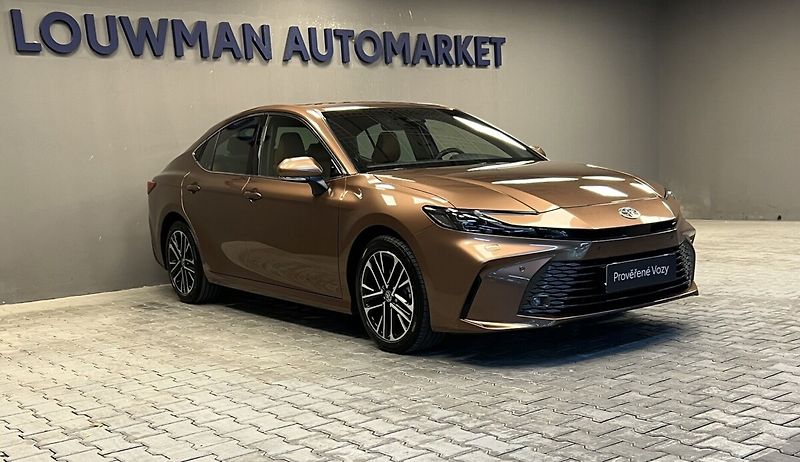 Toyota Camry 2,5 Hybrid AT Prestige - fotka 15 z 18