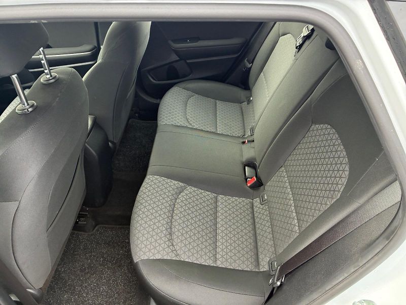 Kia Ceed (2022) FRESH 1.5T-GDI 118kW DPH CZ - fotka 8 z 11