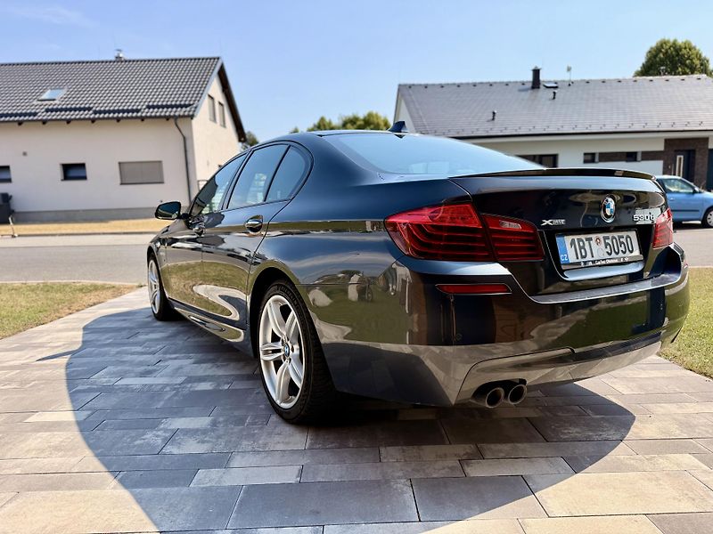 BMW Řada 5 (2015) 530d, 190kW, M-paket, xDrive - fotka 5 z 31
