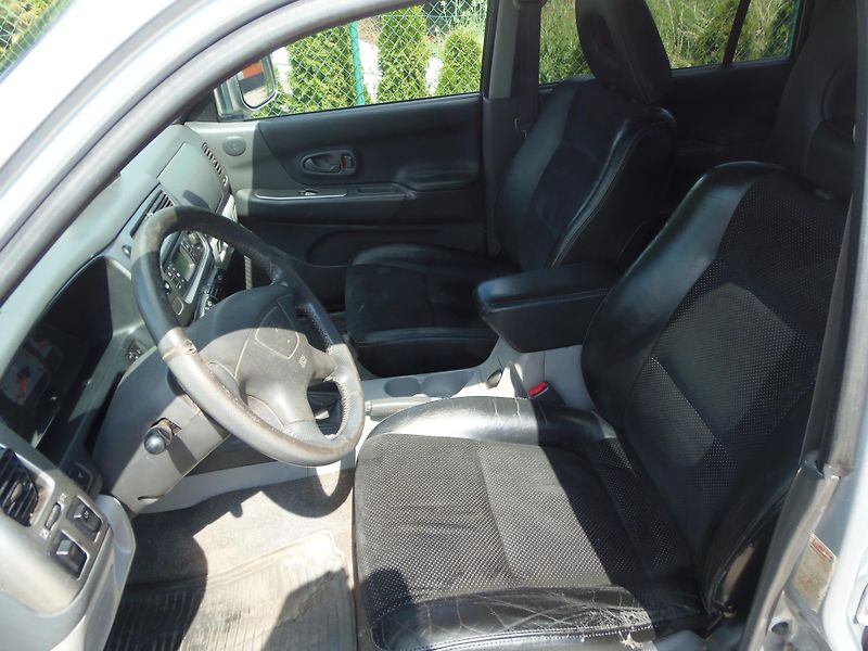 Mitsubishi Pajero Sport 2.5 TD 4x4 Facelift tažné 2.8t - fotka 8 z 23