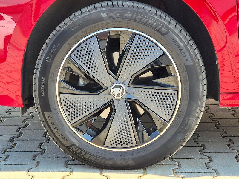Škoda Kamiq (2025) Monte Carlo 1.0TSi 85kW 7°auto - fotka 30 z 30