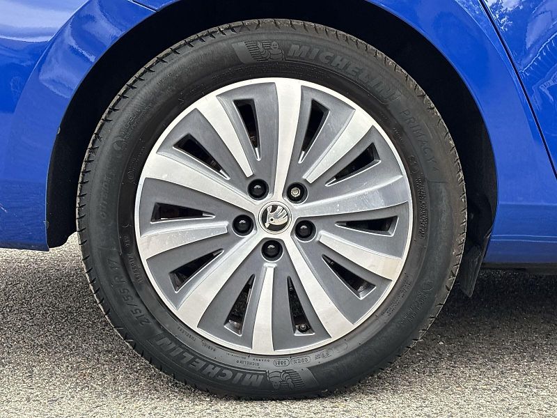Škoda Superb (2021) Combi 1.4 TSI iV DSG Style - fotka 29 z 31