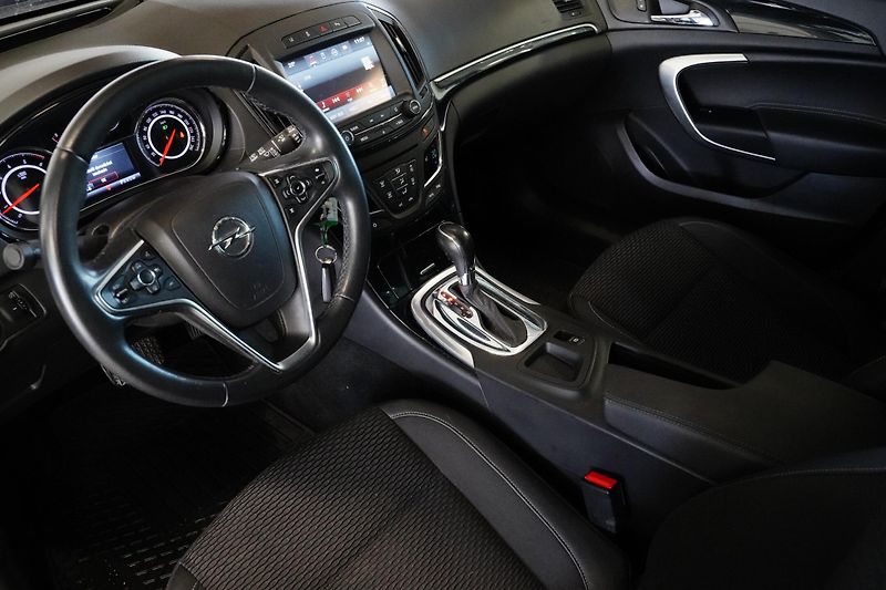 Opel Insignia - fotka 6 z 6