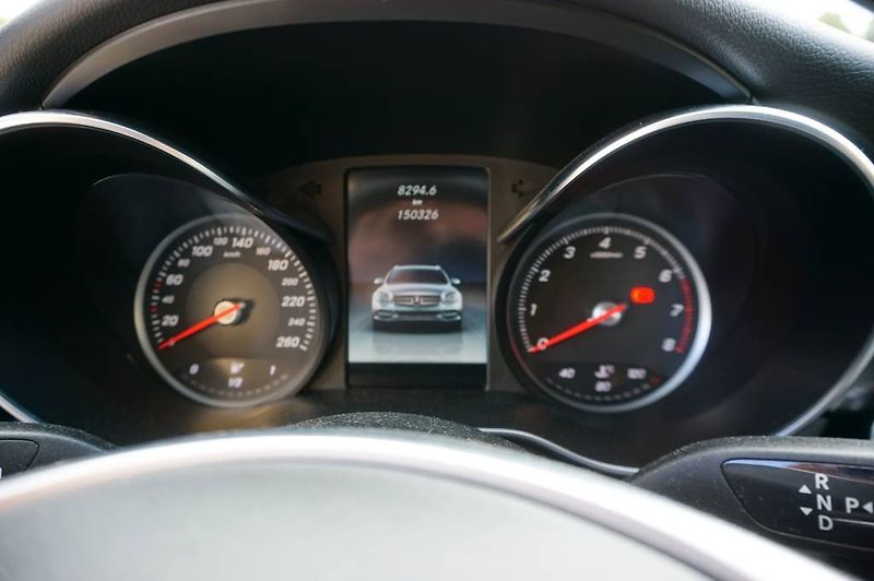 Mercedes-Benz Třídy C (2017) C 400 4 MATIC - fotka 29 z 37