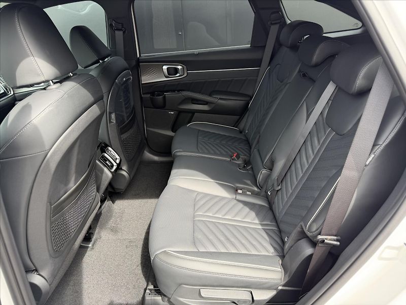 Kia Sorento (2026) 1,6 HEV 4x4 TOP, NAPPA, TEM - fotka 10 z 12