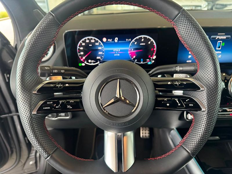 Mercedes-Benz GLA 200d 4MATIC Edition 140 Years - fotka 14 z 20