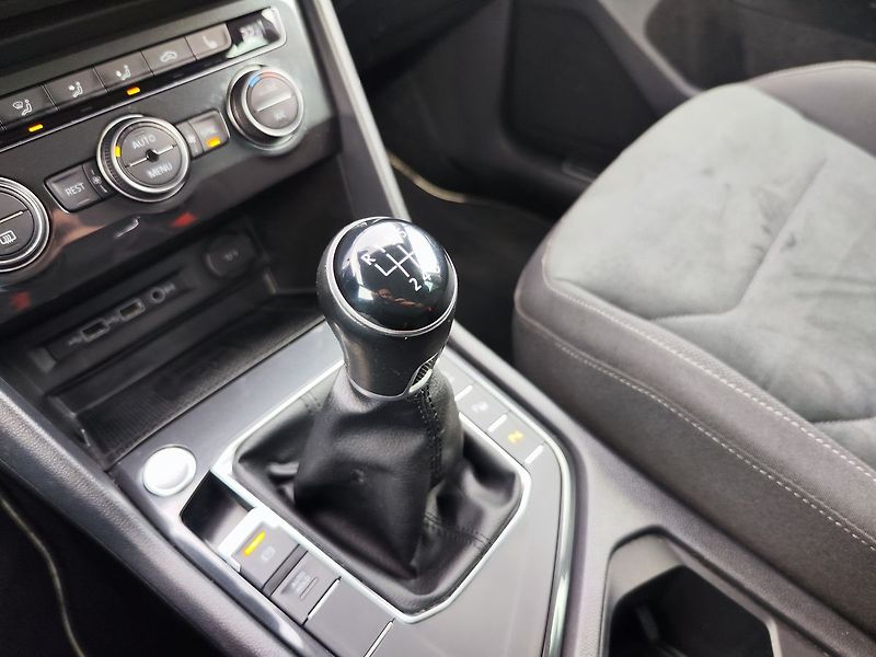 Volkswagen Tiguan 1.5 TSI/110kW Comfortline - fotka 24 z 35