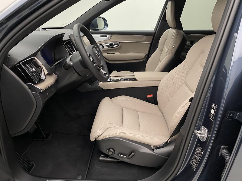 Volvo XC90 (2026) B5 AWD AUT BRIGHT PLUS 7míst - fotka 3 z 71