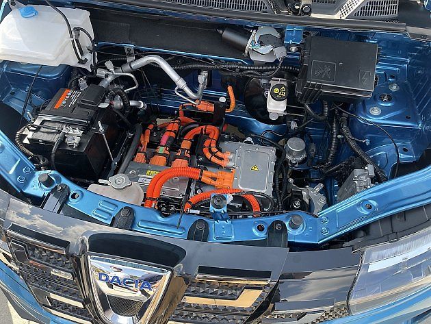 Elektromobil nemá olej, turbo ani filtr pevných částic. Krátké cesty proto jeho pohonné jednotce stejným způsobem neškodí., zdroj: Hans-Christoph Seidel/Wikimedia CC BY-SA 4.0