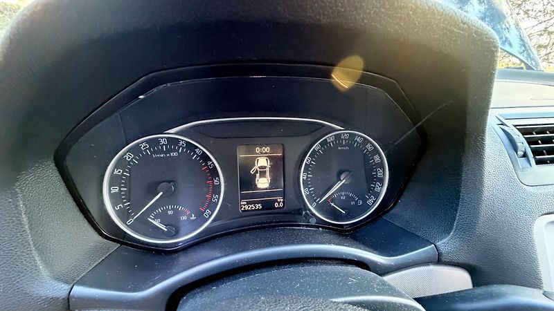 Škoda Octavia (2009) 1.9. TDI ELEGANCE  - fotka 8 z 11