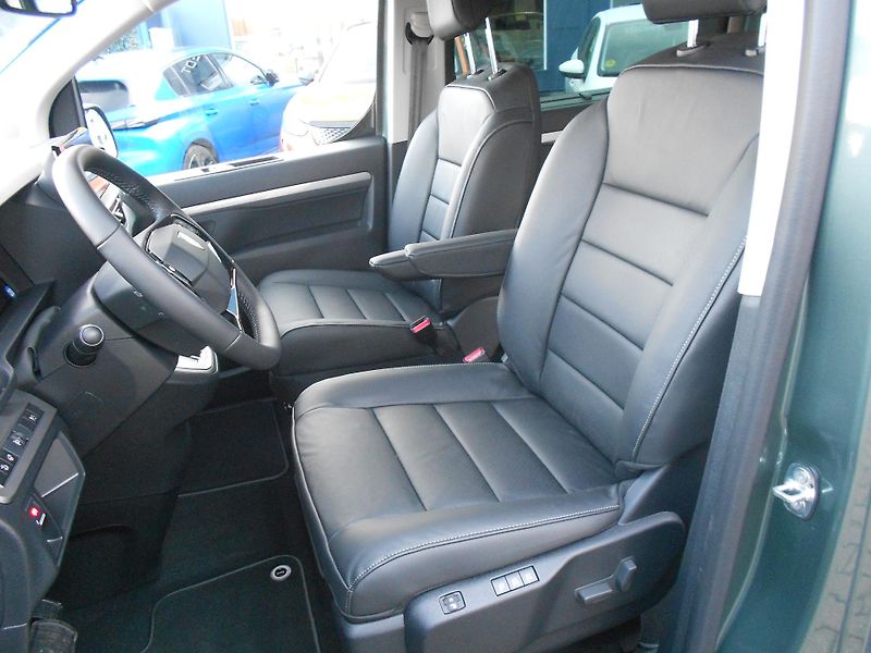 Peugeot Traveller Allure Standard 180 S&S EAT8 - fotka 8 z 8