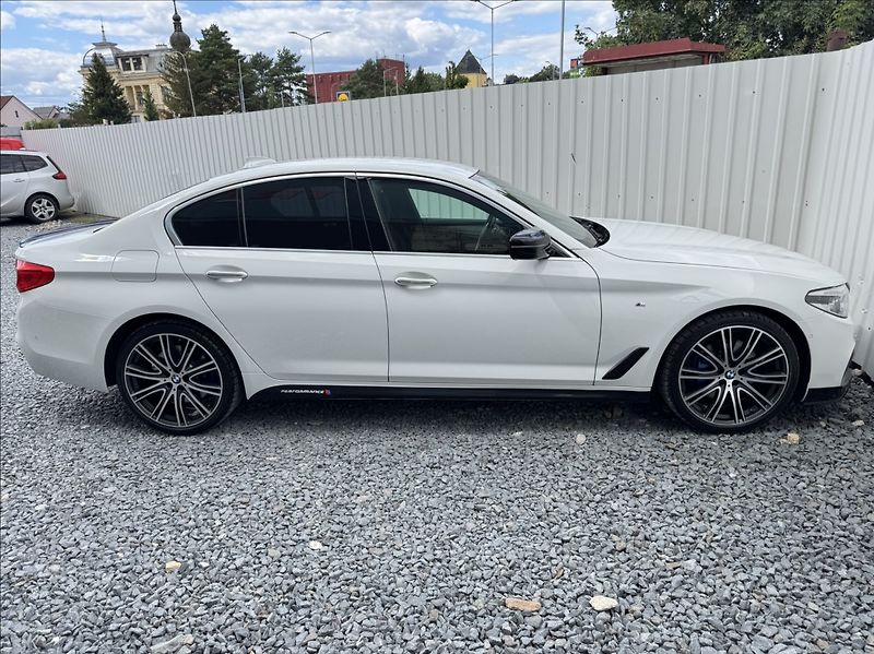 BMW Řada 5 3,0 530d xDrive Mpaket původČR - fotka 15 z 50