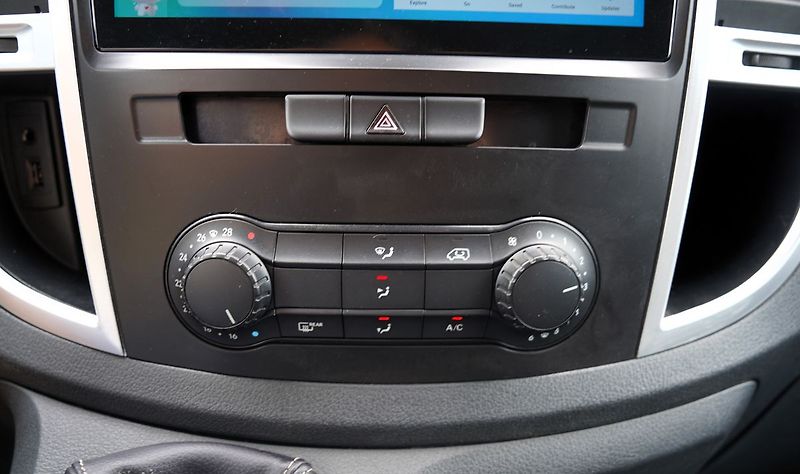 Mercedes-Benz Vito Tourer 116 CDI Long/9 míst - fotka 28 z 28