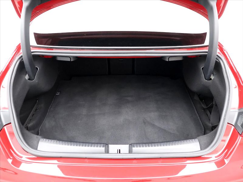 Mercedes-Benz CLA 2,0 35 AMG 225kW 4MATIC CZ - fotka 10 z 46