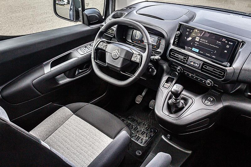 Citroën Berlingo (2026) 1,2 PLUS benzín 110k + STYL - fotka 14 z 25