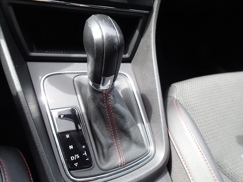 Seat Leon 2,0 TDi, FR, Dsg, ČR - fotka 24 z 49