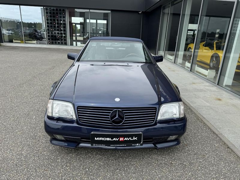 Mercedes-Benz SL 600 AMG - fotka 5 z 21