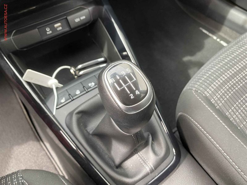 Kia Stonic (2020) 1.0 T-GDi, AC, navi, kamera - fotka 16 z 18