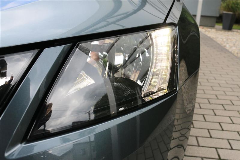 Škoda Octavia 1,0 85KW,ČR, 62000km - fotka 4 z 36