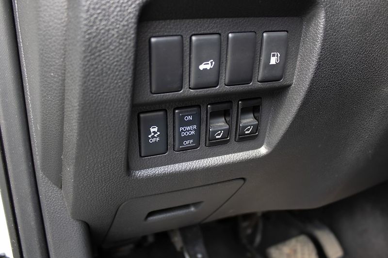 Nissan Murano Bez investic, servisované. - fotka 34 z 47